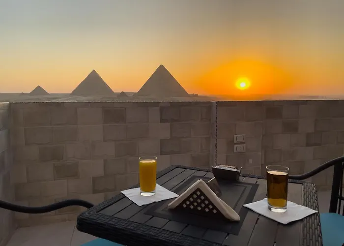 Jumeirah Pyramids View Inn