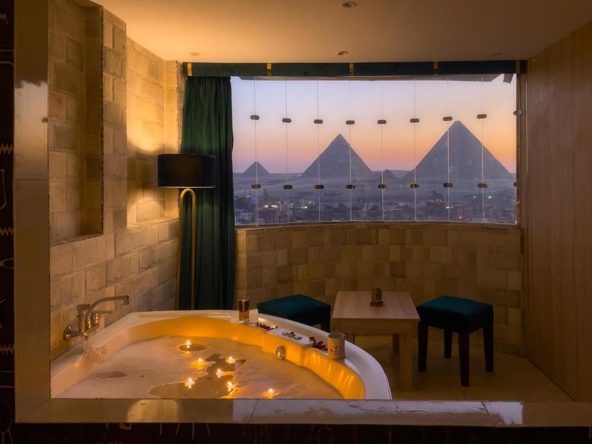 Jumeirah Pyramids View Kafret el-Gabal